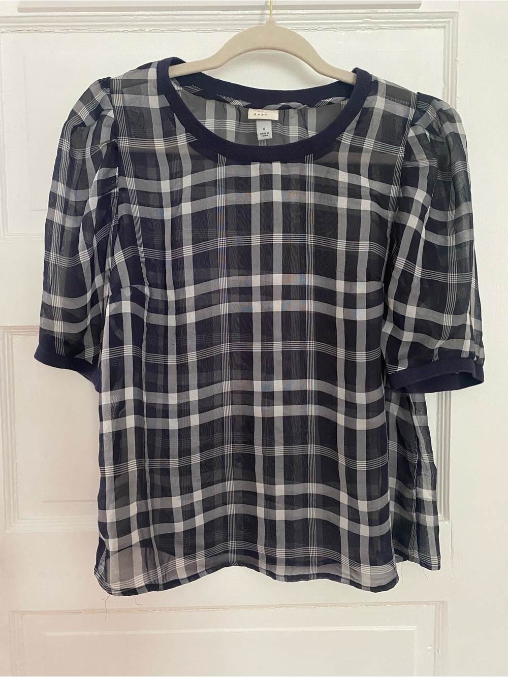 Sheer Plaid Puff-Sleeve Women's Top - Navy & White